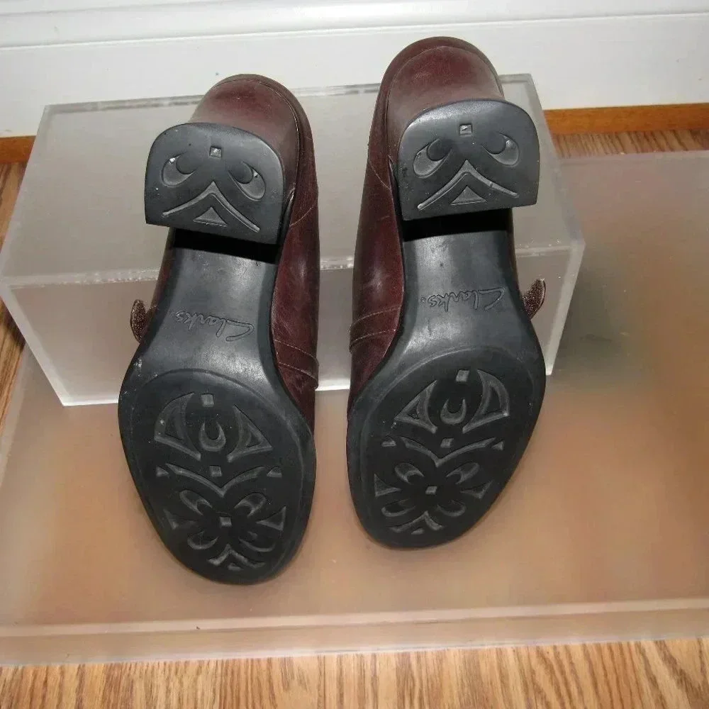 CLARKS Brown Leather Slip-On Clogs Mules Shoes 7.5 - Picture 5 of 5